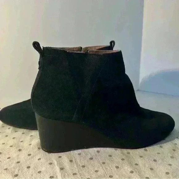 Vionic Nubuck Booties - Picture 3 of 10